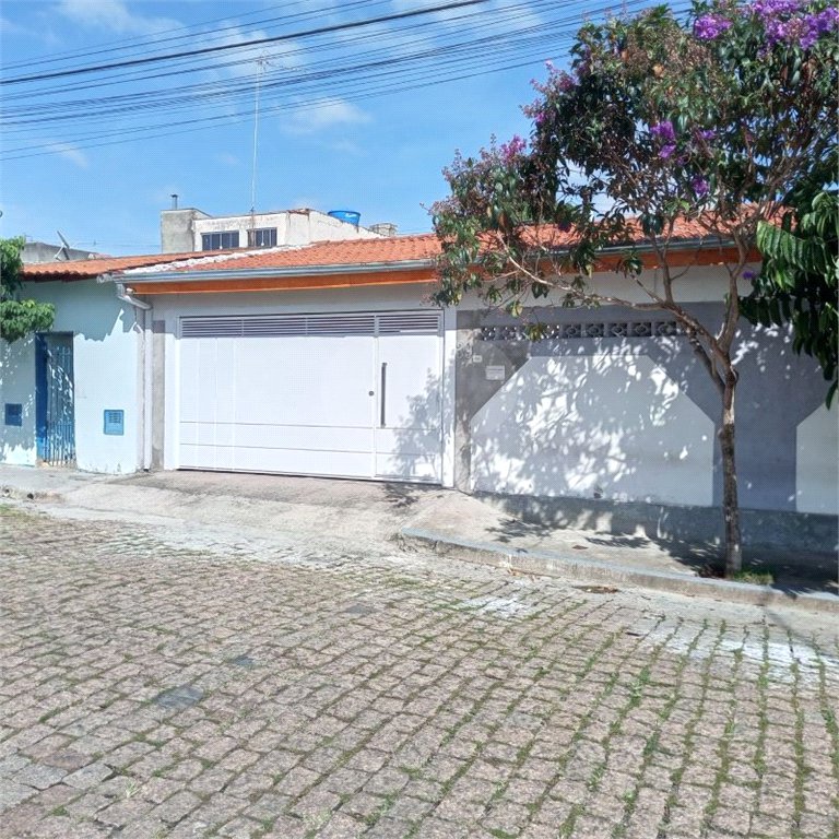Casa de Vila à venda com 3 quartos em Jardim Santa Cruz, Salto, SP