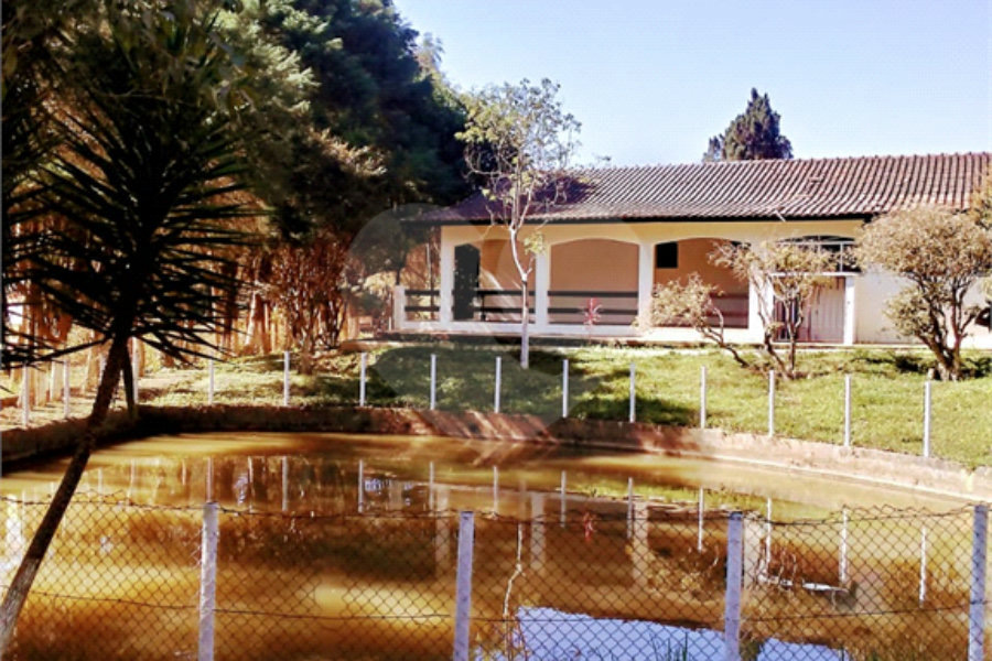 Chácara à venda com 4 quartos em Pirucaia, Mairiporã, SP