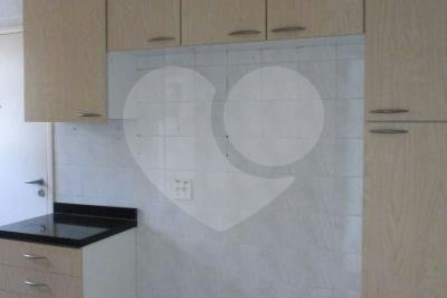 Apartamento à venda com 3 quartos, sendo 1 suíte,  em Morumbi, São Paulo, SP