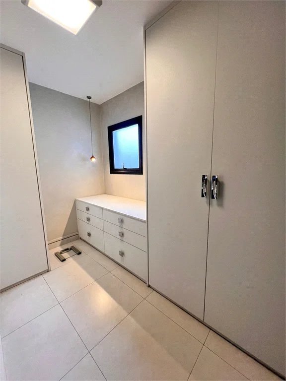 Sobrado à venda com 5 quartos, sendo 2 suítes, em Vila Inah, São Paulo, SP