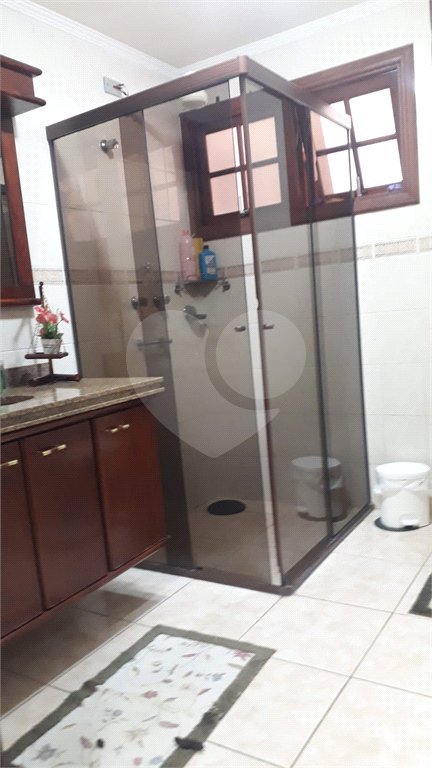 Casa à venda com 5 quartos, sendo 3 suítes,  em Vila Oliveira, Mogi das Cruzes, SP