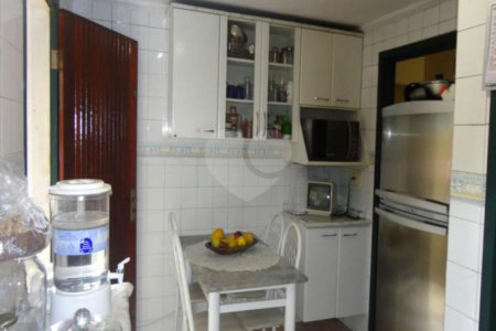 Casa à venda com 3 quartos, sendo 1 suíte, em Jardim Esmeralda, São Paulo, SP