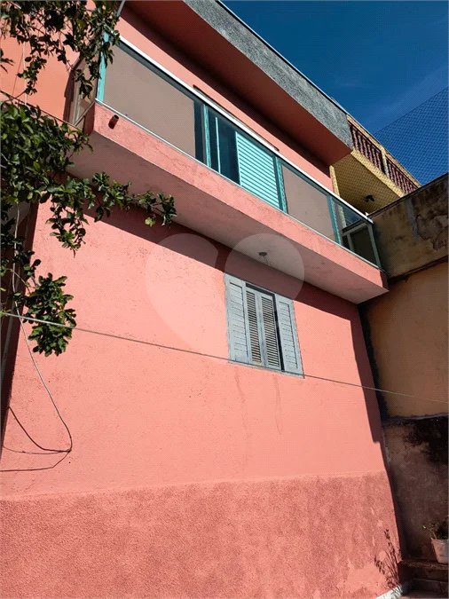 Casa com 183m², 3 dormitórios, 2 vagas, à venda em Santo André