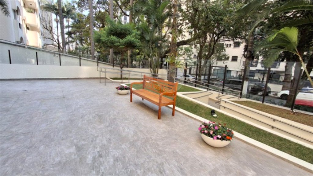 Apartamento à venda com 3 quartos, sendo 1 suíte,  em Indianópolis, São Paulo, SP