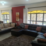 Casa à venda ou para alugar com 3 quartos, sendo 1 suíte, em Estação, São Roque, SP