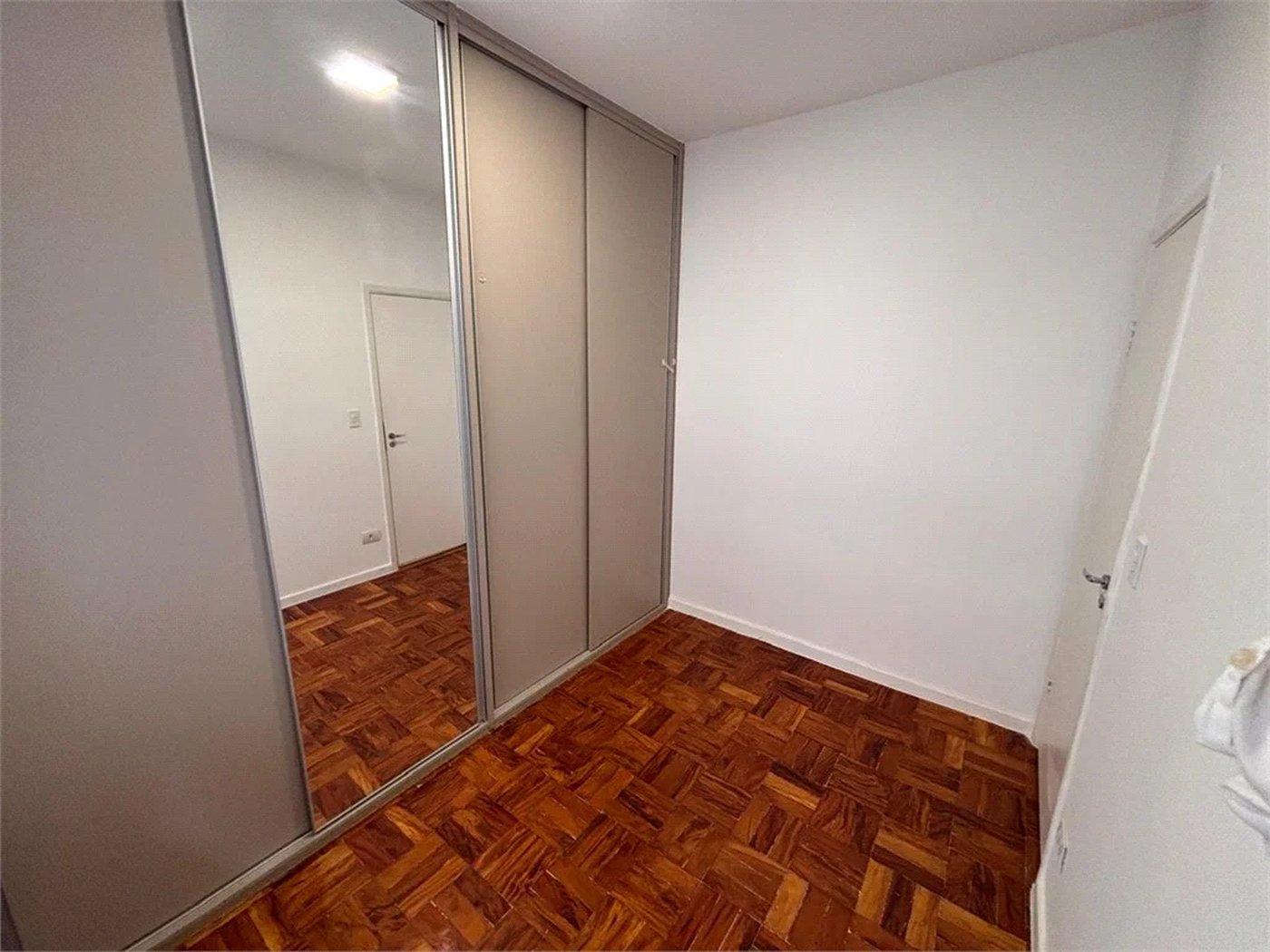 Casa de Vila à venda com 3 quartos, sendo 1 suíte, no condomínio Ministro Luiz Gallotti, São Paulo - SP