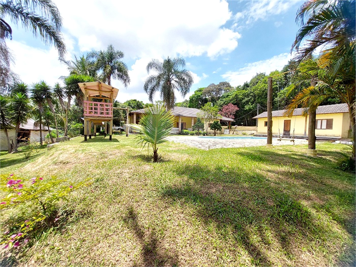 Casa à venda com 4 quartos, sendo 1 suíte, no Centro, Ibiúna, SP