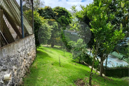 Chácara à venda com 3 quartos, sendo 2 suítes, em Planalto Verde, São Roque, SP