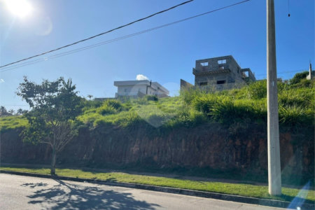 Terreno à venda com 1 suíte em Bosque, Vinhedo, SP