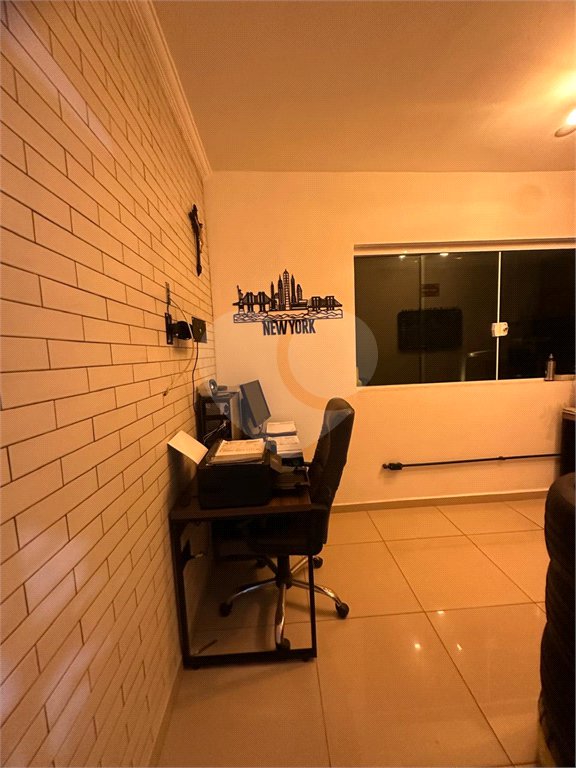 Sobrado à venda com 4 quartos em Jardim Luciana, Itaquaquecetuba, SP