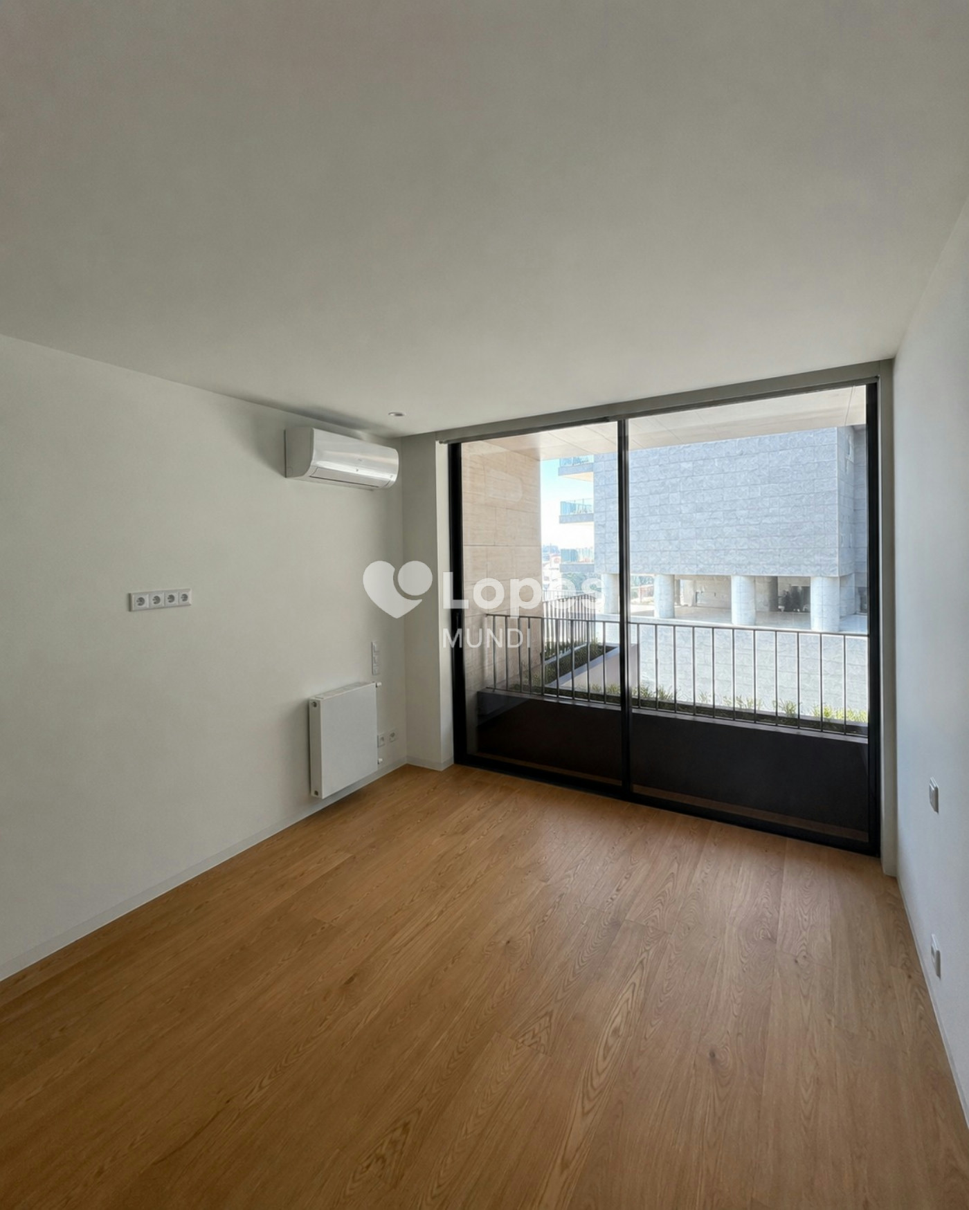 Apartamento T4 à venda em Lordelo do Ouro, Porto, Portugal – 240 m²