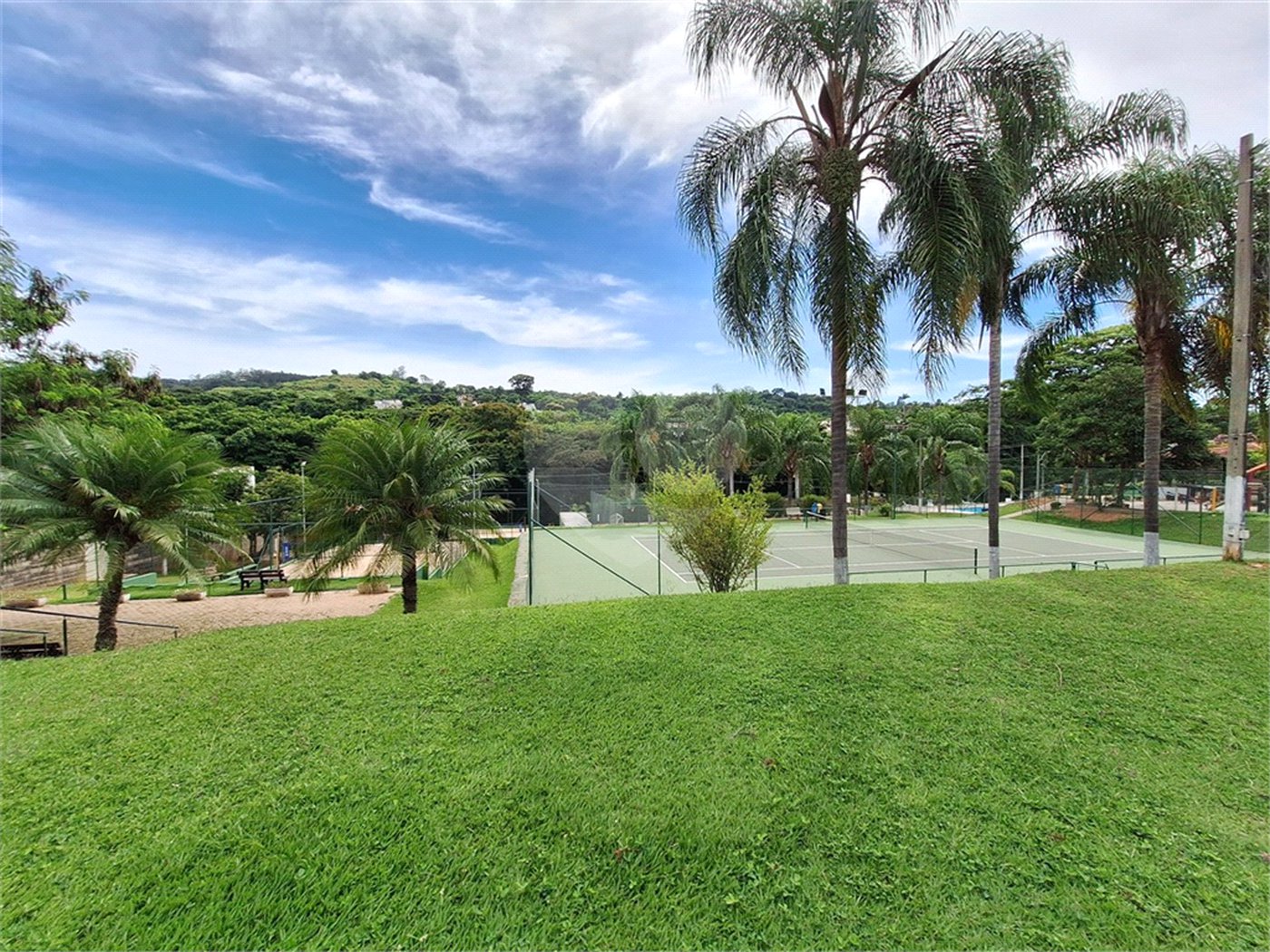 Terreno à venda com 1 suíte no condomínio Bosque de Grevilea, Vinhedo - SP