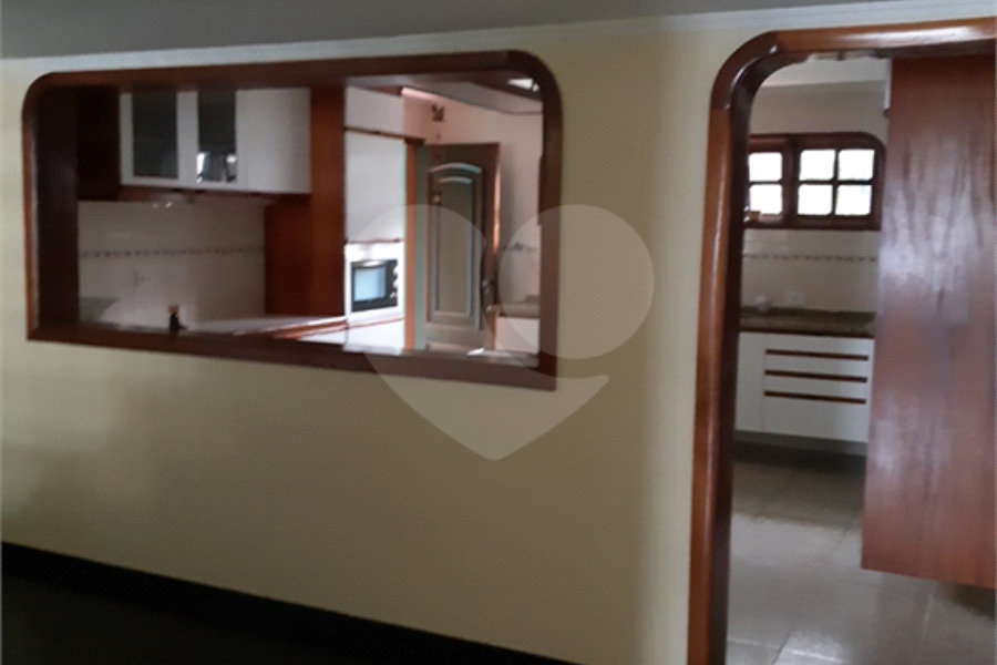 Sobrado à venda com 3 quartos, sendo 1 suíte, em Vila Tibagi, Guarulhos, SP