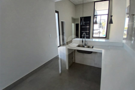 Casa à venda com 3 quartos, sendo 1 suíte, no condomínio Jardim, Sorocaba - SP