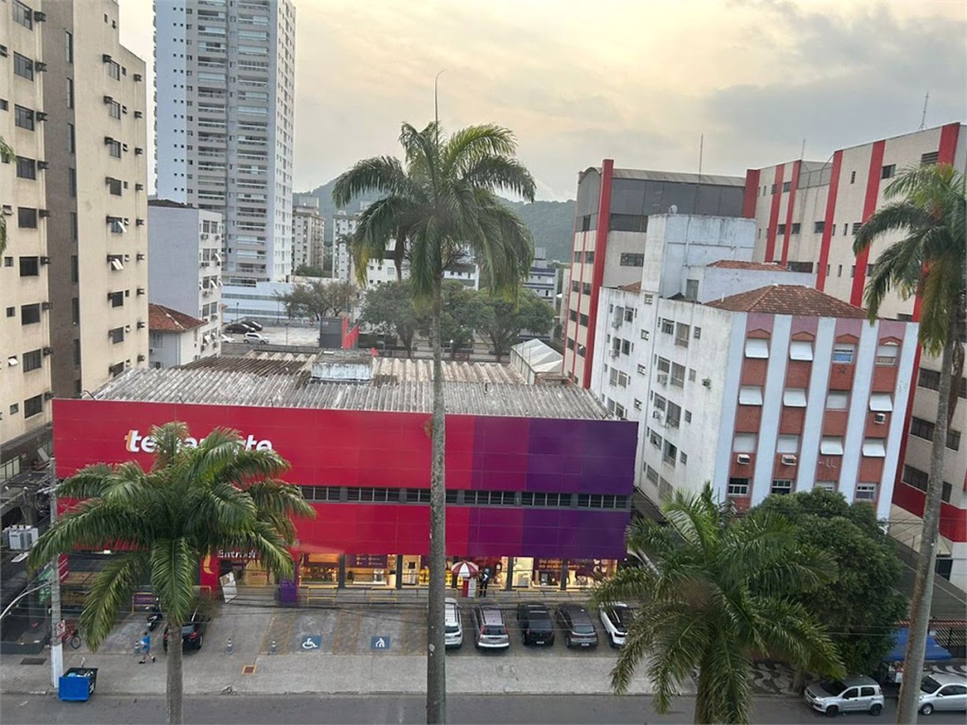 Sala Comercial à Venda no Gonzaga – Avenida Ana Costa – Santos/Sp