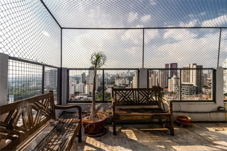 Cobertura à venda ou para alugar com 3 quartos, sendo 2 suítes,  em Pinheiros, São Paulo, SP