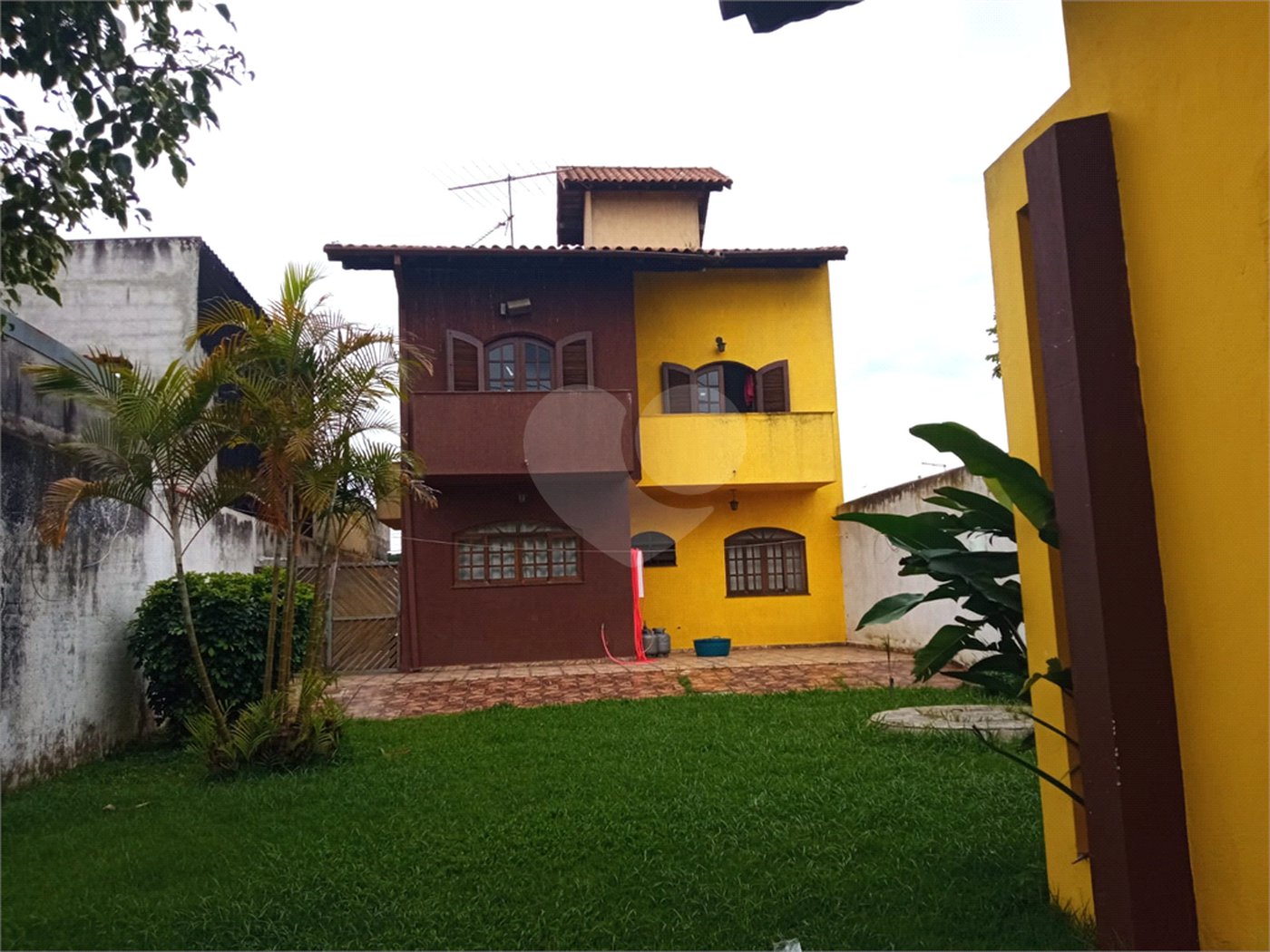Casa à venda com 4 quartos, sendo 1 suíte,  em Vila Bela Flor, Mogi das Cruzes, SP