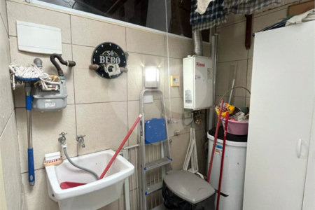 Casa à venda com 3 quartos, sendo 1 suíte, no condomínio Vila das Cores, São Paulo - SP