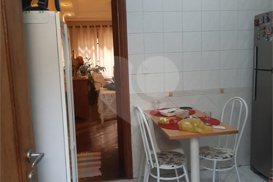 Casa à venda com 3 quartos, sendo 1 suíte, no condomínio Barbará II, São Paulo - SP