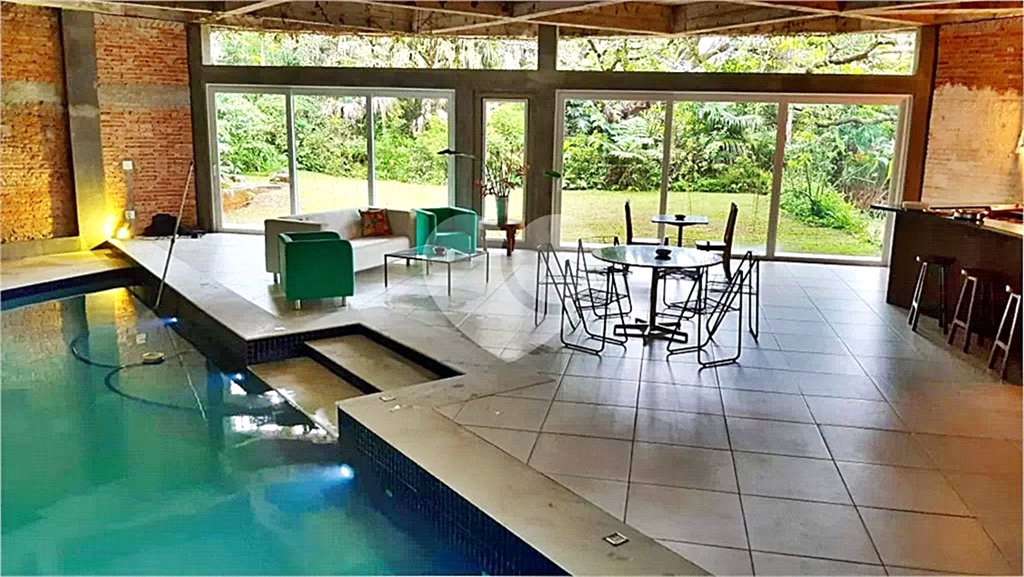 Casa à venda com 4 quartos, sendo 2 suítes, no condomínio Campos de Mairiporã Gleba 1, Mairiporã - SP