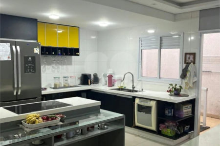 Apto a venda de 230m² no Cambuci com 3 dorms, 5 vagas, 3 suítes. Estuda permuta.