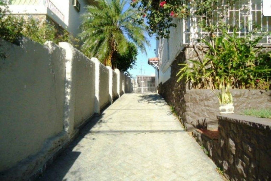 Casa à venda com 4 quartos, sendo 1 suíte, em Jardim São Bento, São Paulo, SP