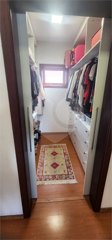 Casa à venda com 4 quartos, sendo 2 suítes, no condomínio Delle Stelle, Louveira - SP