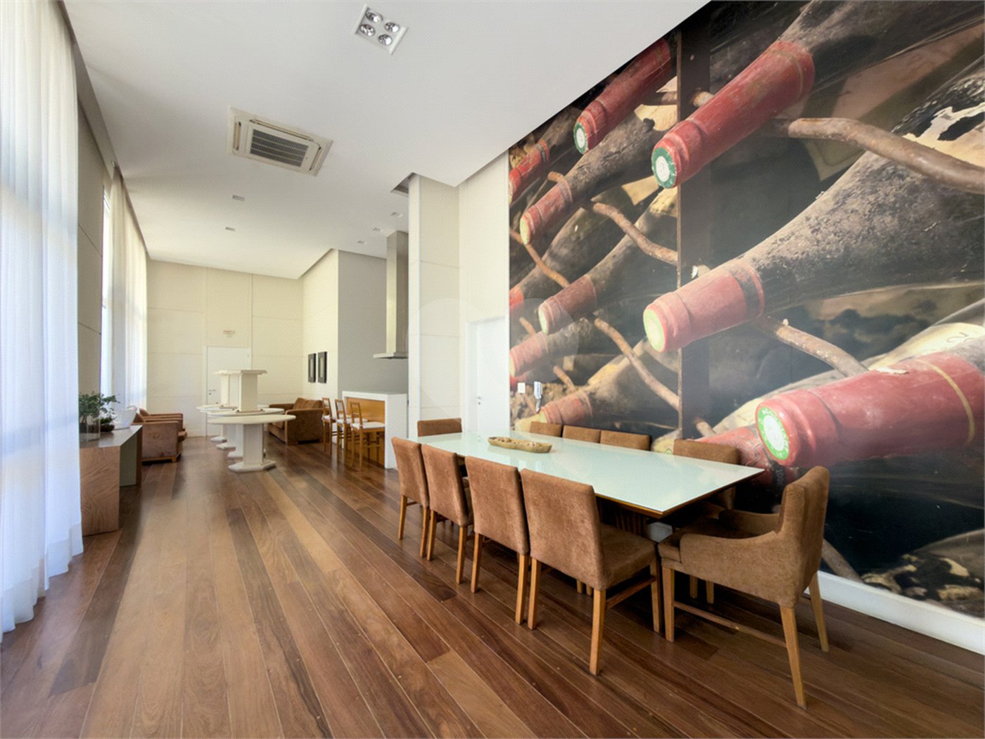 Apartamento à venda com 4 quartos, sendo 3 suítes,  em Vila Romana, São Paulo, SP