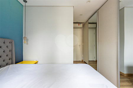 Apartamento à venda com 3 quartos, sendo 1 suíte,  em Jardim das Acácias, São Paulo, SP