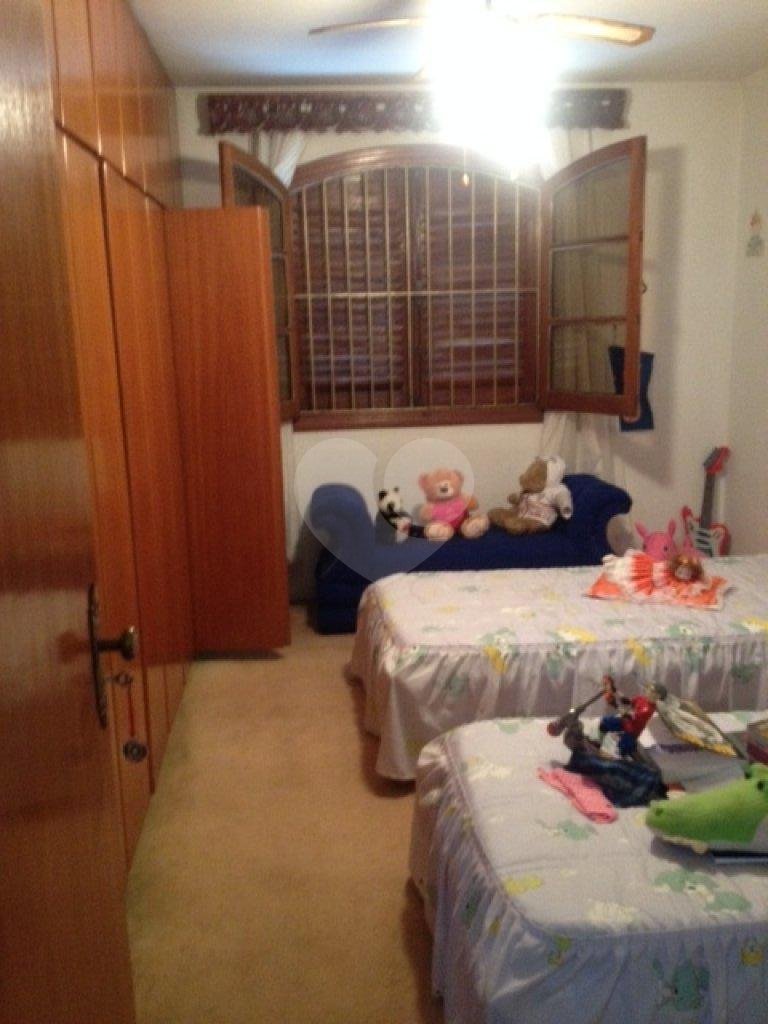 Casa à venda com 4 quartos, sendo 3 suítes, em Vila Paiva, São Paulo, SP