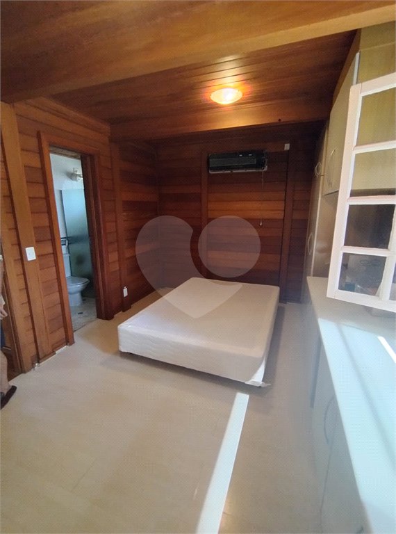 Casa à venda com 3 quartos, sendo 1 suíte, no condomínio Bosque de Greviléa, Vinhedo - SP
