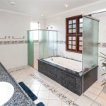 Sobrado à venda com 4 quartos, sendo 2 suítes, em Alto da Boa Vista, São Paulo, SP