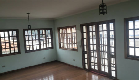Sobrado à venda ou para alugar com 4 quartos, sendo 2 suítes,  em Vila Congonhas, São Paulo, SP