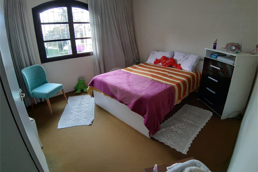 Sobrado à venda com 3 quartos, sendo 1 suíte,  em Jardim Floresta, São Paulo, SP
