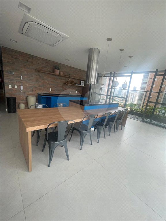 Apartamento à venda ou para alugar com 2 suítes em Jardim das Acácias, São Paulo, SP