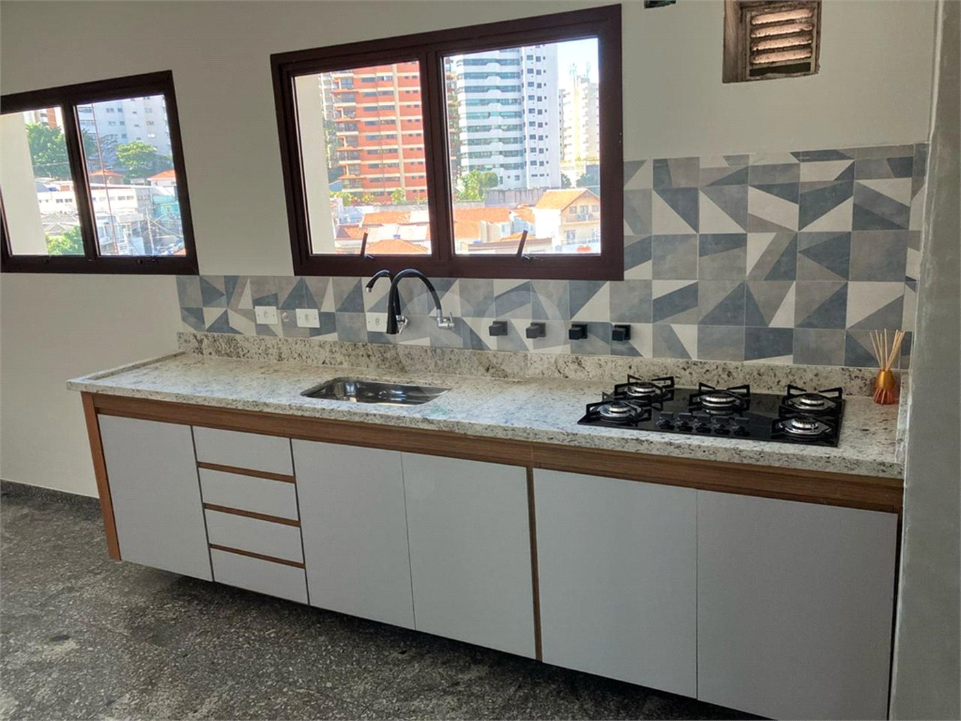 Apartamento à venda com 4 quartos, sendo 3 suítes, em Água Fria, São Paulo, SP