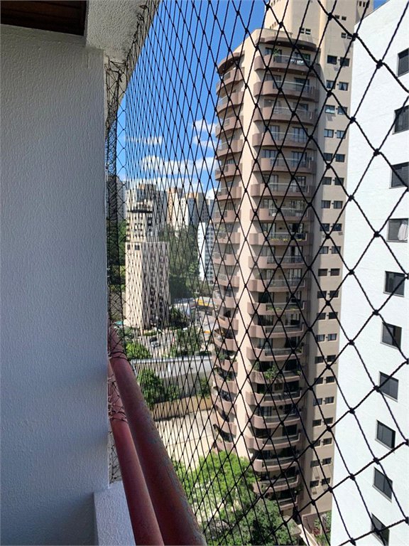 Apartamento à venda com 3 quartos, sendo 1 suíte,  em Vila Andrade, São Paulo, SP