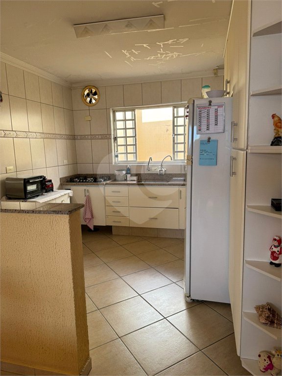 Casa à venda com 4 quartos, sendo 1 suíte, em Vila Henrique, Salto, SP