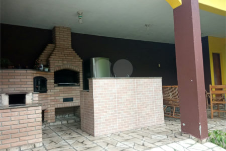 Casa à venda com 4 quartos, sendo 1 suíte,  em Vila Bela Flor, Mogi das Cruzes, SP
