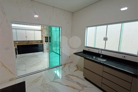 Casa à venda com 3 quartos, sendo 1 suíte,  em Vila Nova Aparecida, Mogi das Cruzes, SP