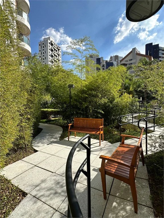 Apartamento à venda com 3 suítes em Vila Suzana, São Paulo, SP