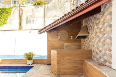 Casa à venda com 4 quartos, sendo 2 suítes, em Vila Morumbi, São Paulo, SP