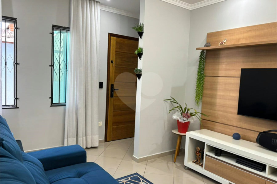 Casa à venda com 3 quartos, sendo 1 suíte, no condomínio Mira Estrela, São Paulo - SP