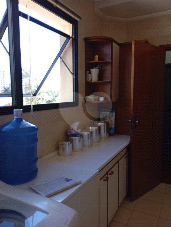 Apartamento à venda com 3 quartos, sendo 1 suíte, no Centro, Araraquara, SP