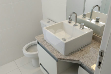 Apartamento à venda com 3 suítes em Vila Anastácio, São Paulo, SP