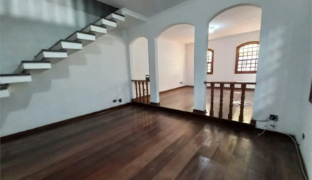 Casa à venda com 3 quartos, sendo 1 suíte, em Jardim das Vertentes, São Paulo, SP