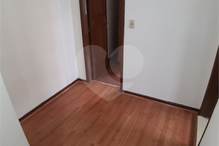 Casa à venda com 3 quartos, sendo 1 suíte,  em Vila Gomes, São Paulo, SP