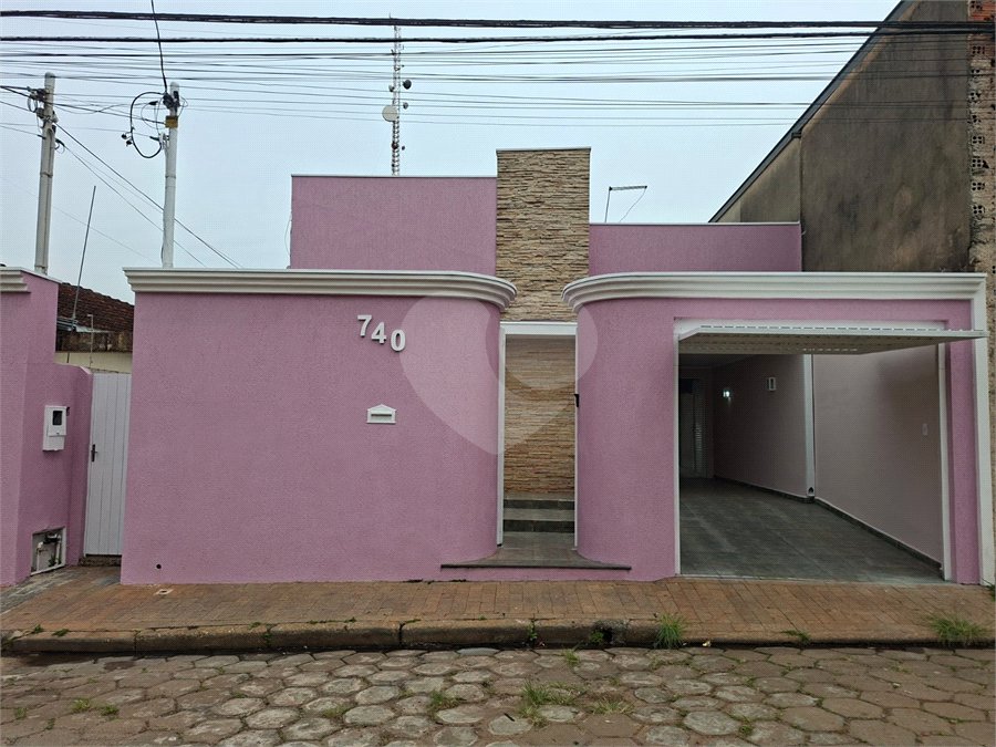 Casa à venda ou para alugar com 3 quartos, sendo 1 suíte, em Vila Aparecida, Itapetininga, SP