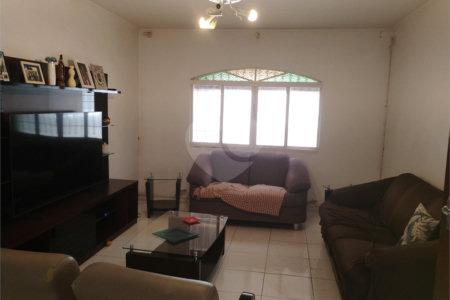 Sobrado à venda com 3 quartos, sendo 1 suíte,  em Vila Nivi, São Paulo, SP