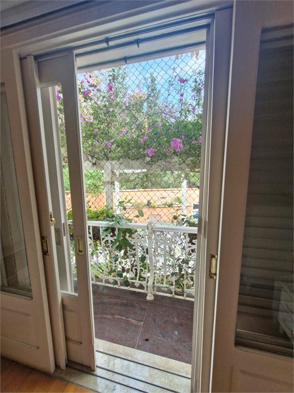 Casa à venda com 4 suítes no condomínio Estância Marambaia, Vinhedo - SP